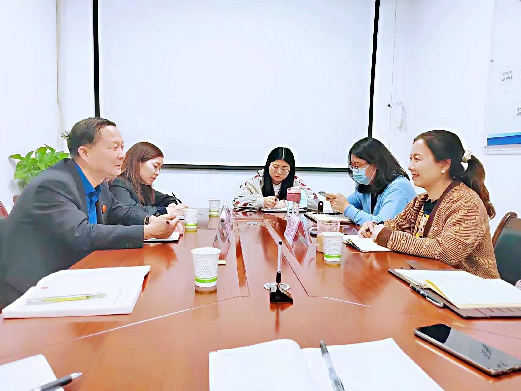 6d29af97ffb59fe85660eab6773d936.jpg 6d29af97ffb59fe85660eab6773d936.jpg