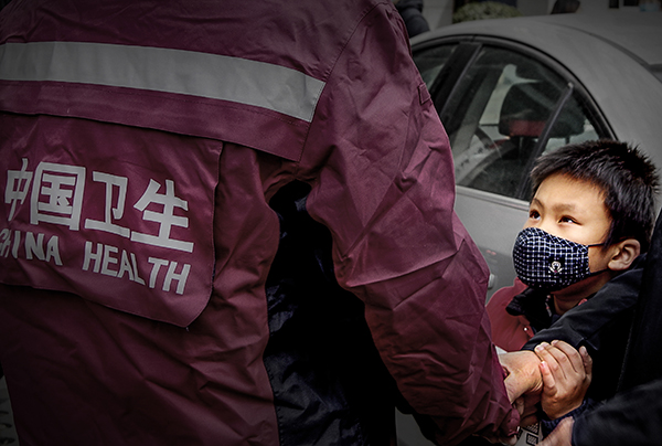 《我的爸爸何时归 》张小年 摄.jpg