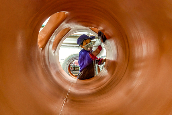 《精益求精》王丹影   摄.jpg