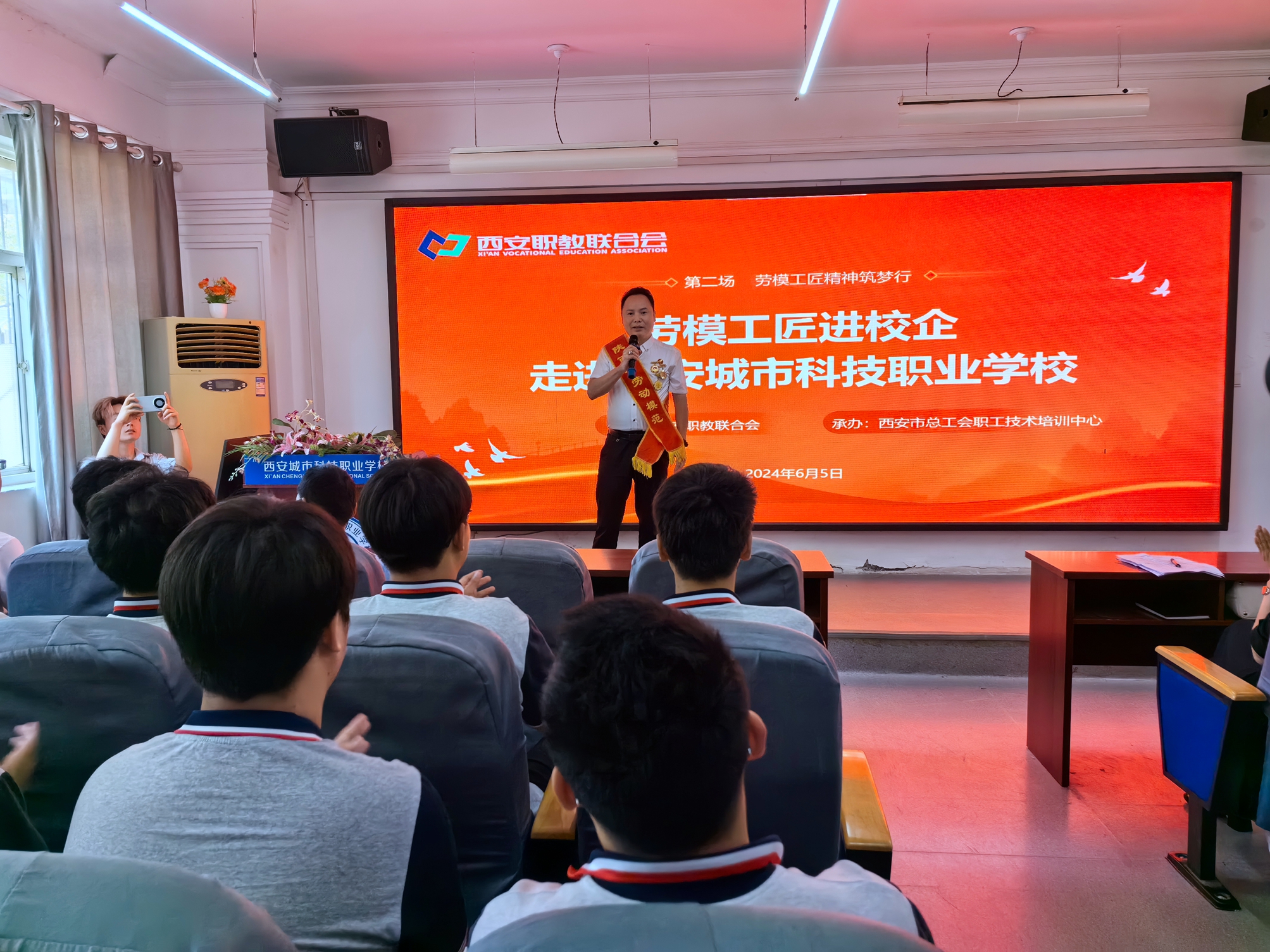 城市科技1_副本.jpg 城市科技1_副本.jpg