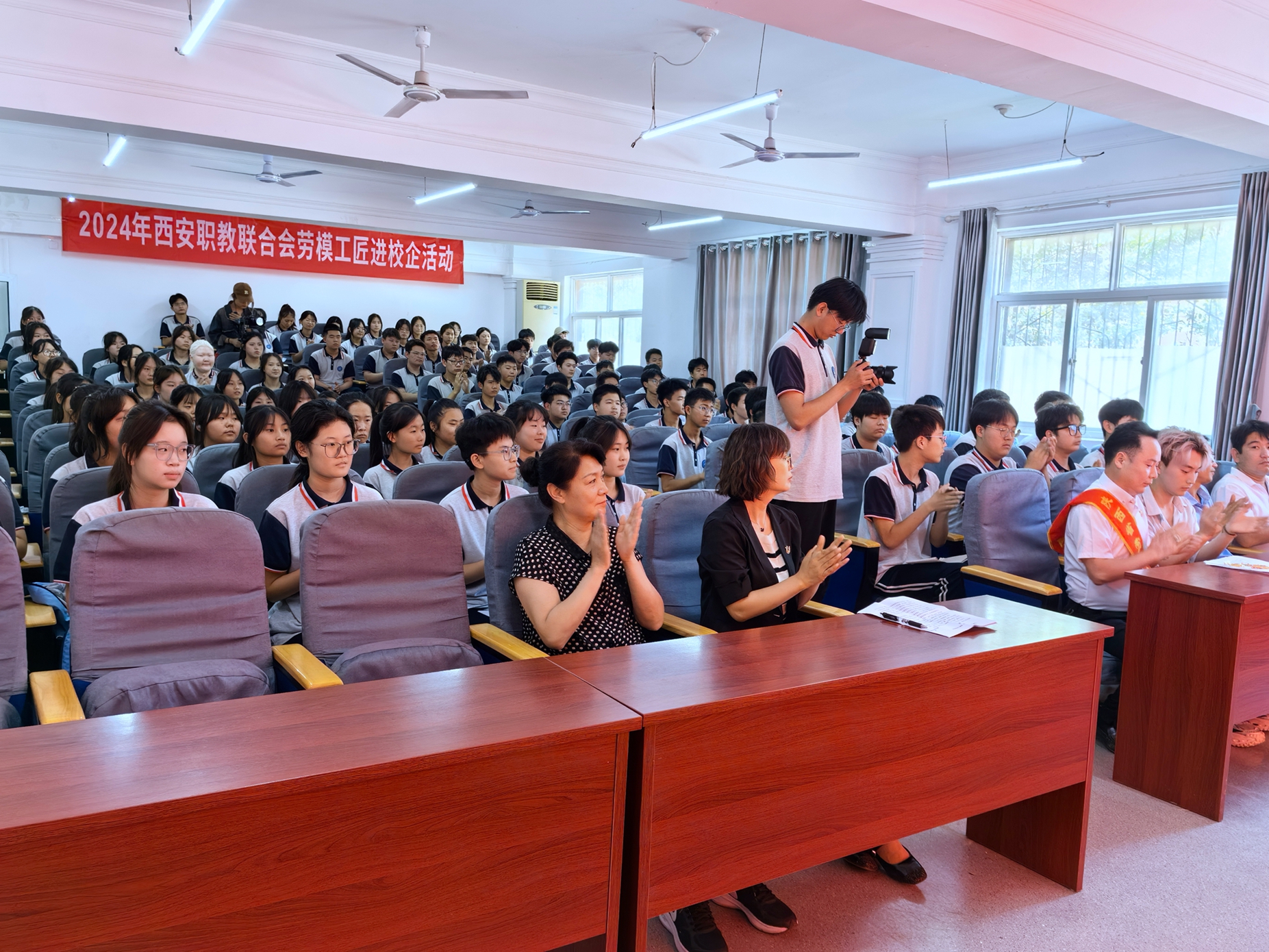 城市科技2_副本.jpg 城市科技2_副本.jpg